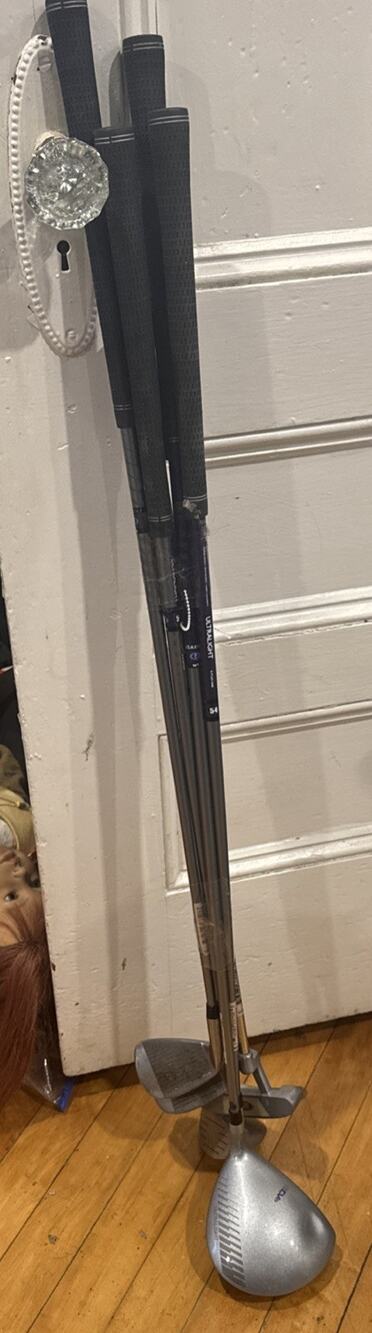 A Lot Of 5 32” Kids Golf Clubs Driver17/360 &27 Degree, Pitch, Putter, 7 Iron